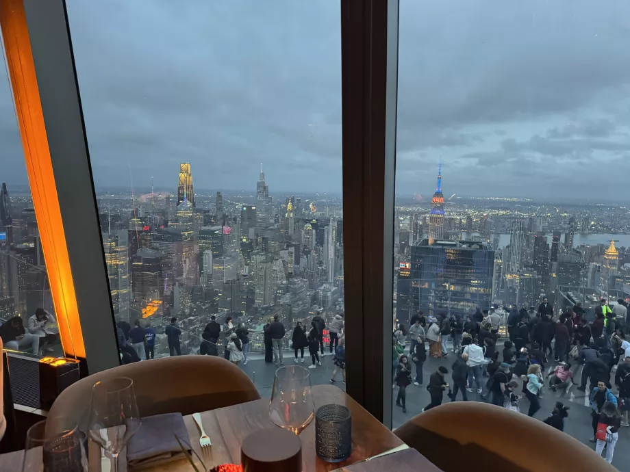 Vista do restaurante Peak