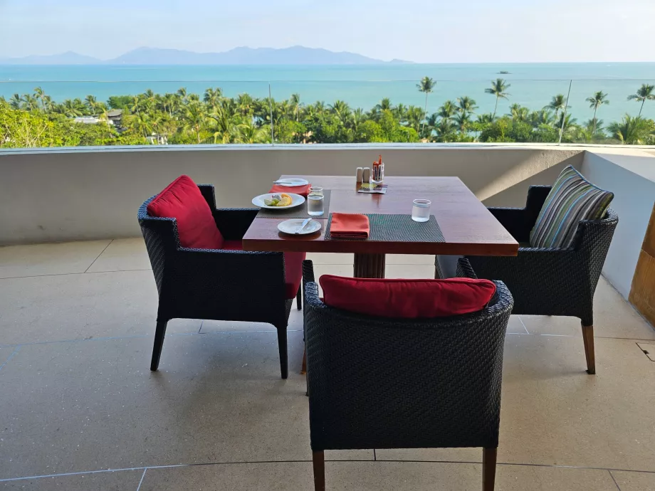 Pequeno-almoço - terraço com vista