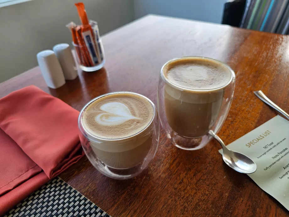 Café ao pequeno-almoço