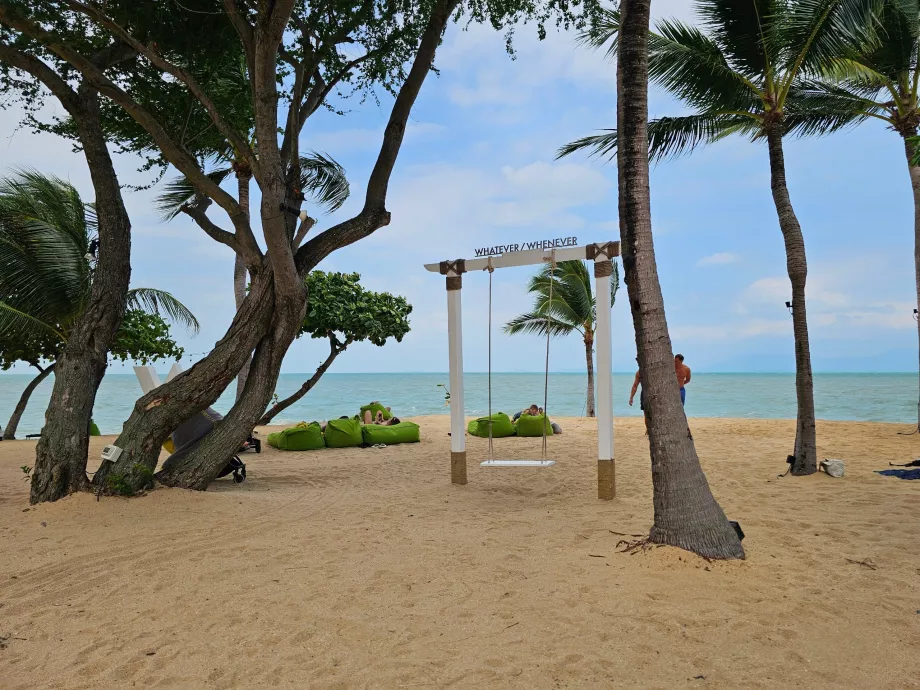 Baloiço na praia do hotel