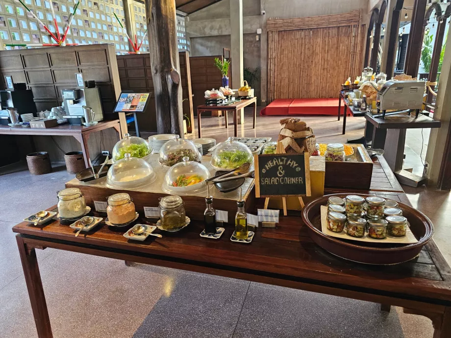 Pequeno-almoço - saudável e com salada