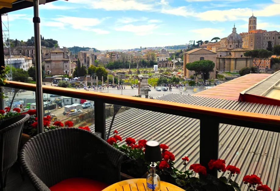 Vista do Forum Romanum a partir do restaurante do hotel