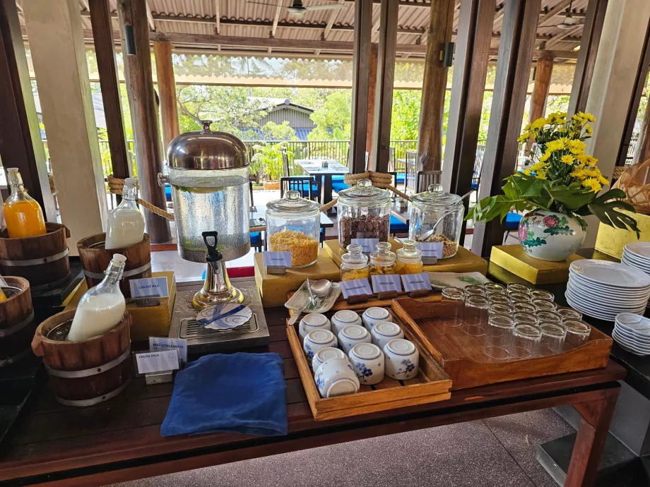 Pequeno-almoço - muesli e granola