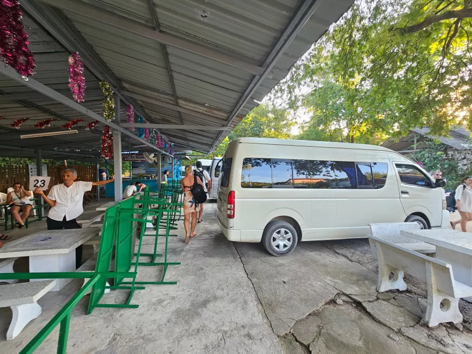 Minivan - partida de regresso ao hotel