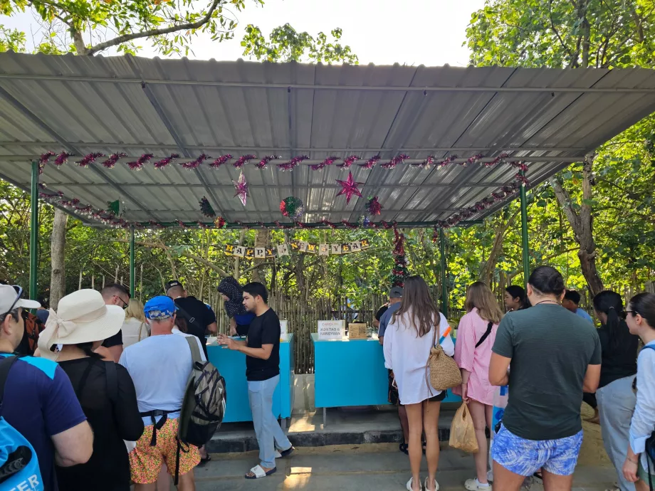 Check-in antes da partida no cais (e pagamento da taxa de entrada no parque nacional)