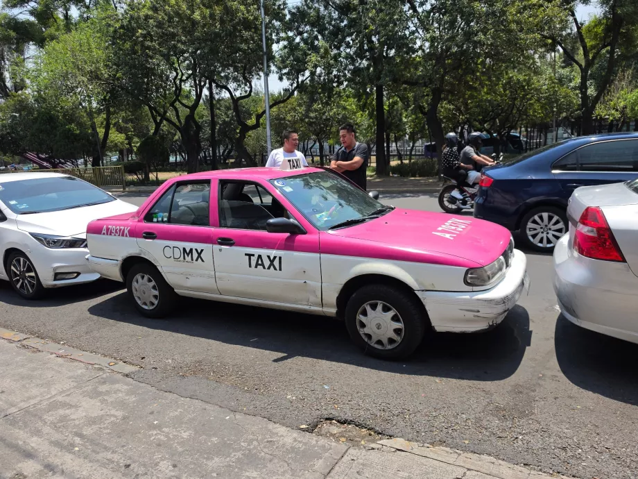 Táxi oficial em CDMX