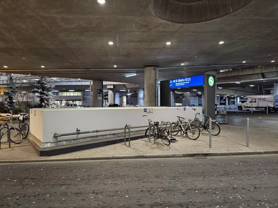 Entrada da estação de S-Bahn