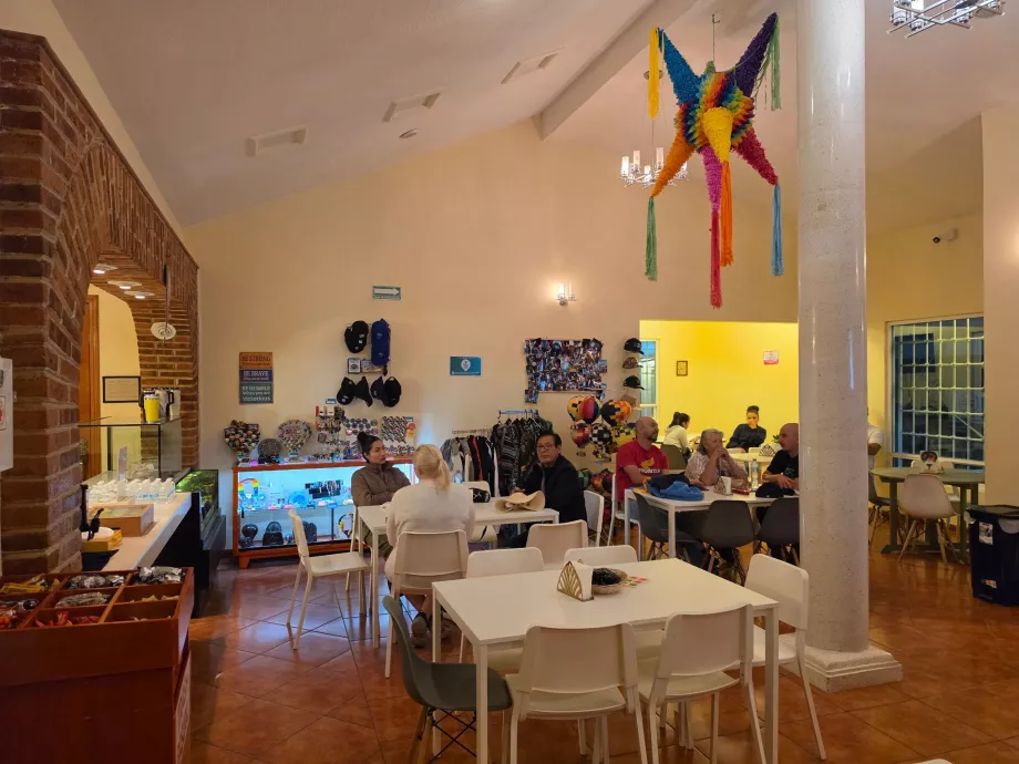 Receção e sala de jantar antes da partida