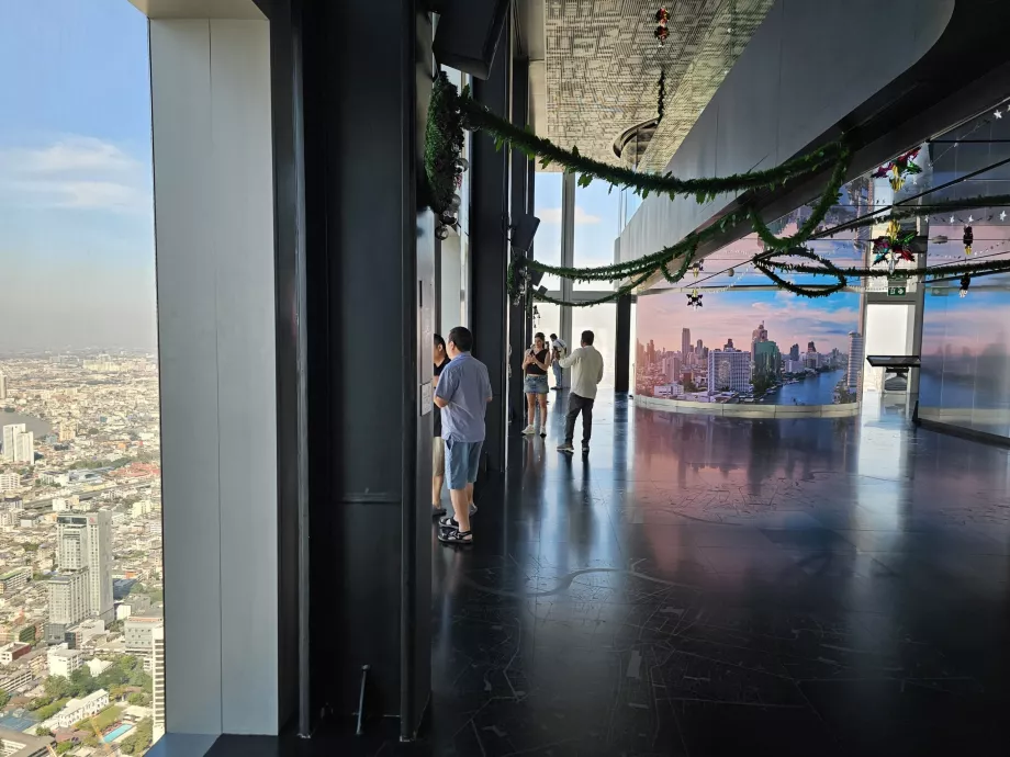 King Power Mahanakhon - Vista interior