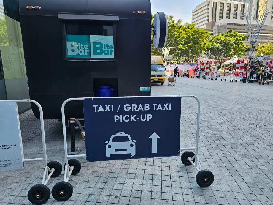 King Power Mahanakhon - paragem de táxi