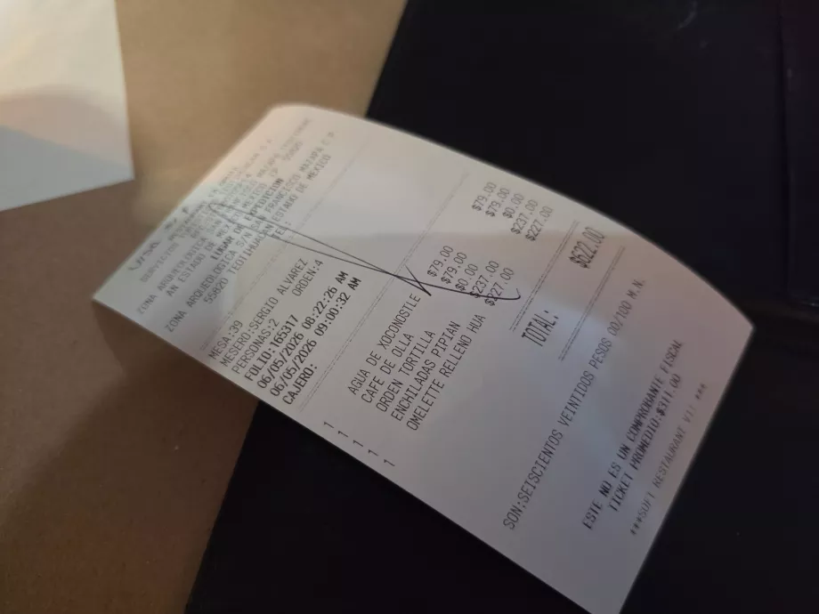 Conta do restaurante La Gruta