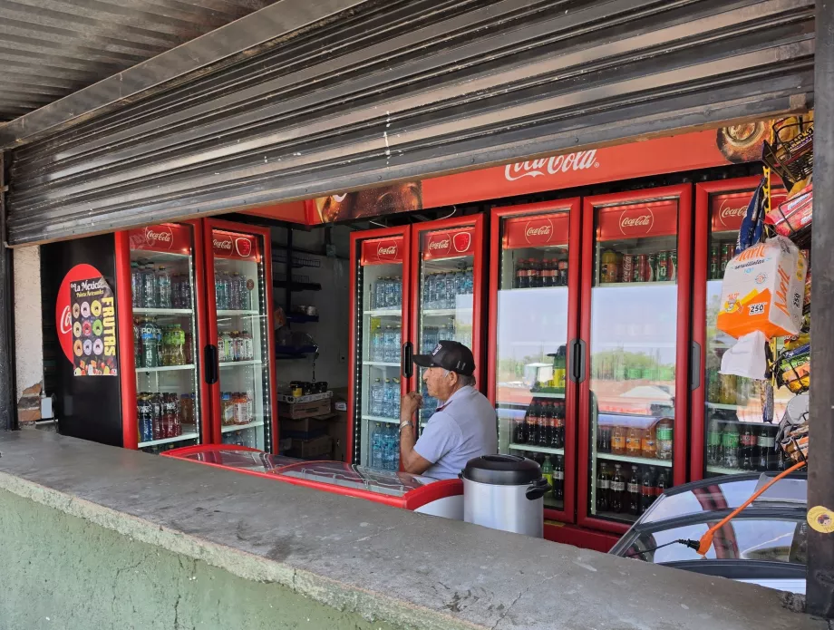 Venda de bebidas na entrada número 2