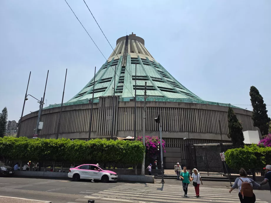Vista da basílica a partir da parte de trás
