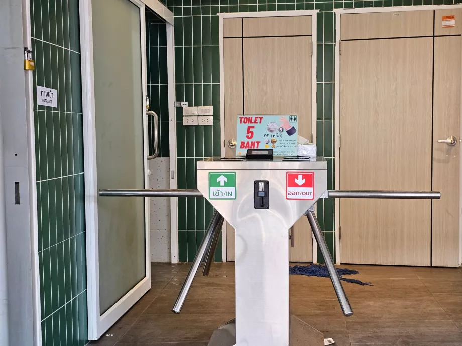 Mercado de Chatuchak, casas de banho públicas