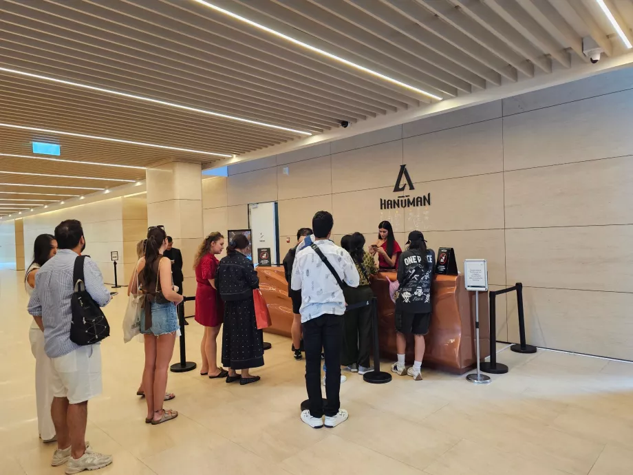 Akara Sky Hanuman - Receção na cave