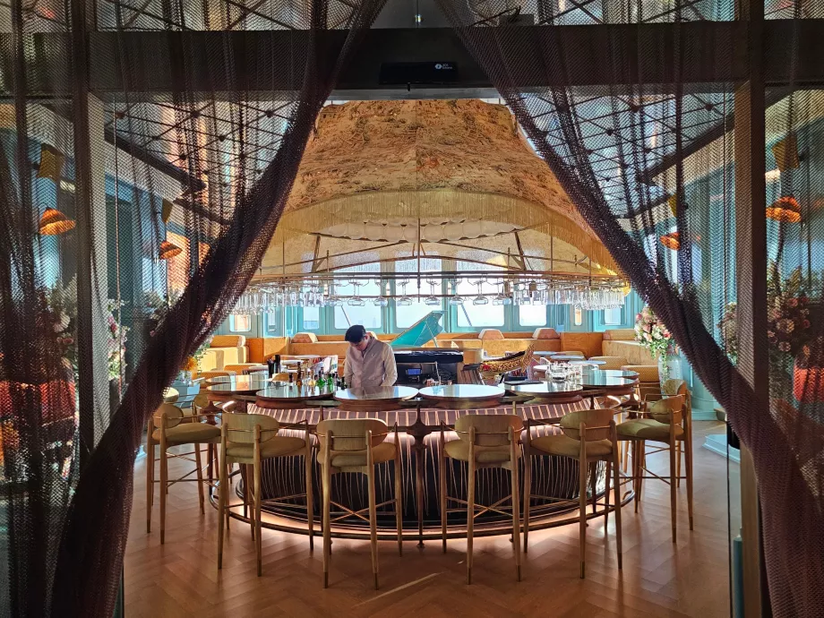 Akara Sky Hanuman - restaurante