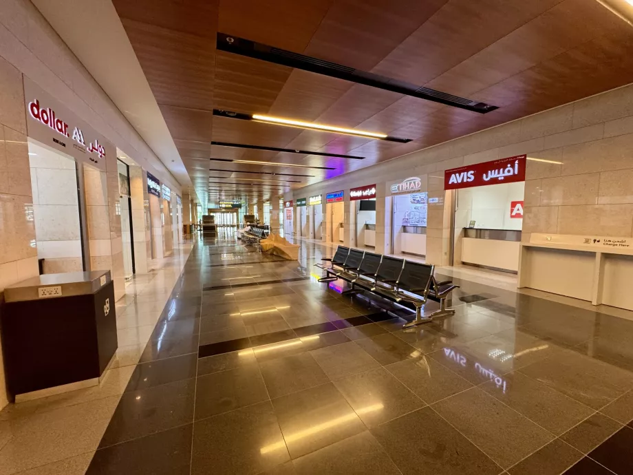 Aluguer de carros no aeroporto de Salalah SLL