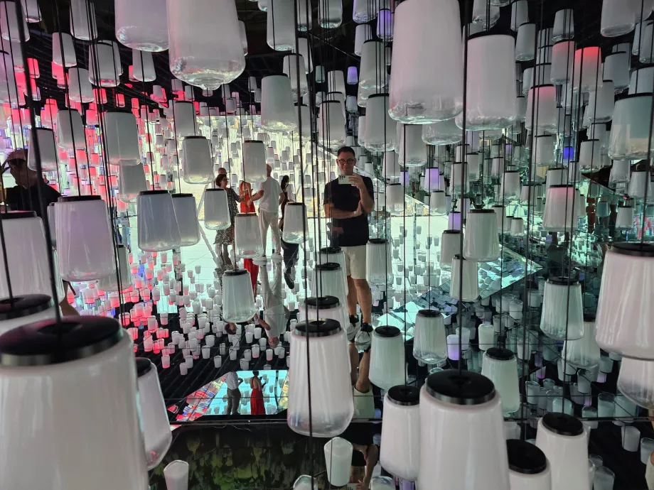 Akara Sky Hanuman - Lanterna do céu virtual