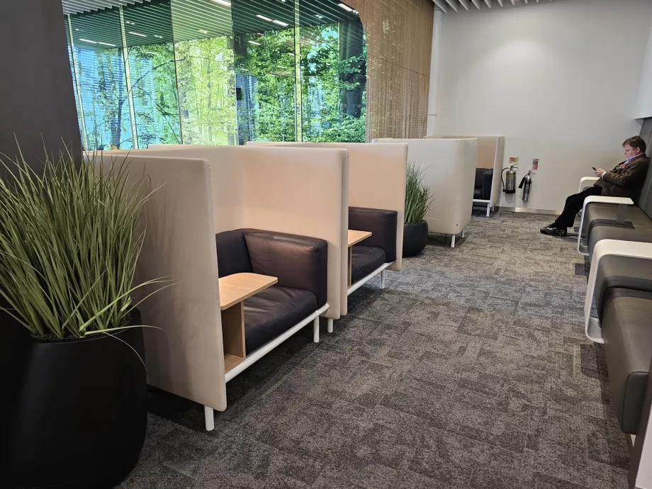 Sentado no Senator Lounge