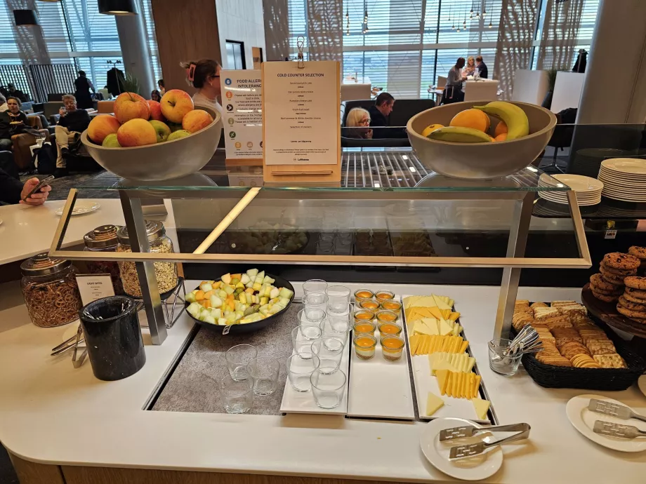 Doces, fruta e queijo