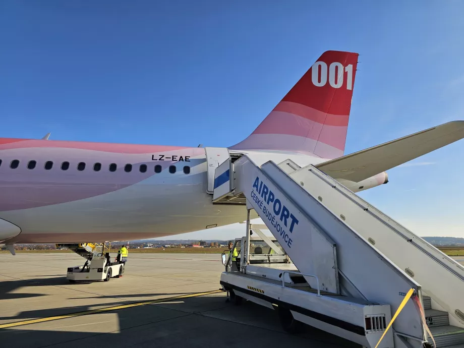 Embarque, Aeroporto de České Budějovice