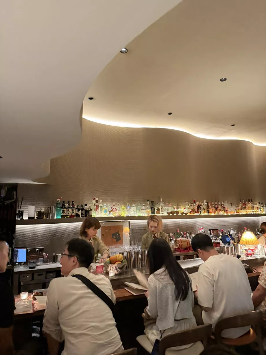 Dry Wave Cocktail Studio - ambiente