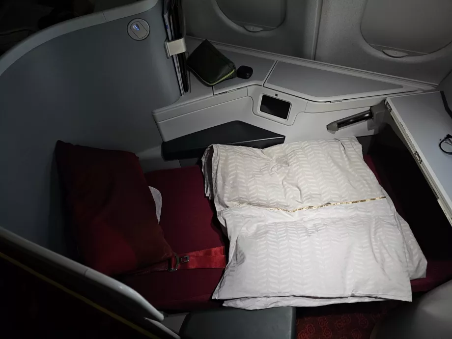 Sofá desdobrado em cama