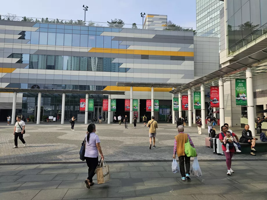 Direcções para a paragem de autocarro do aeroporto, estação de Tung Chung