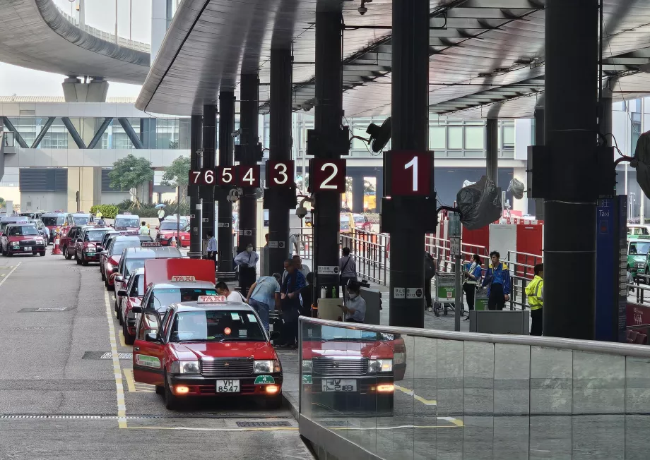 Táxi no aeroporto de Hong Kong