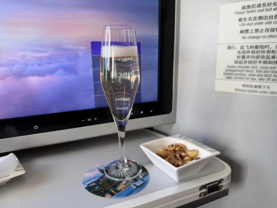 Bebida de boas-vindas e frutos secos