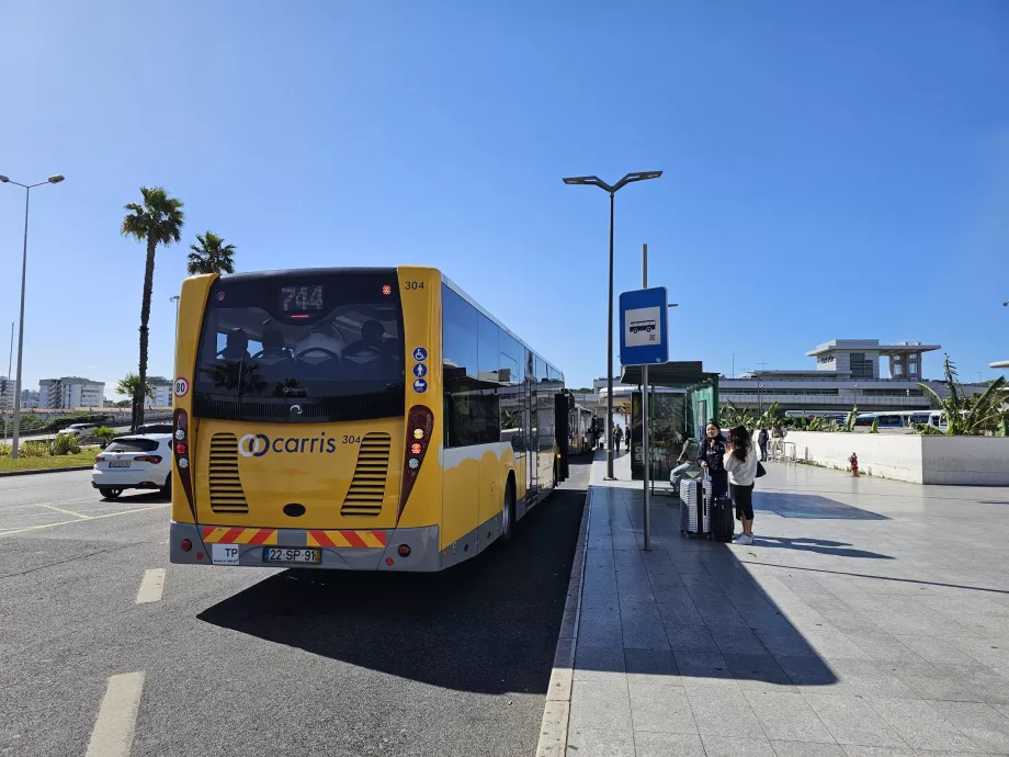 Paragens de autocarro em direção ao centro da cidade de Lisboa