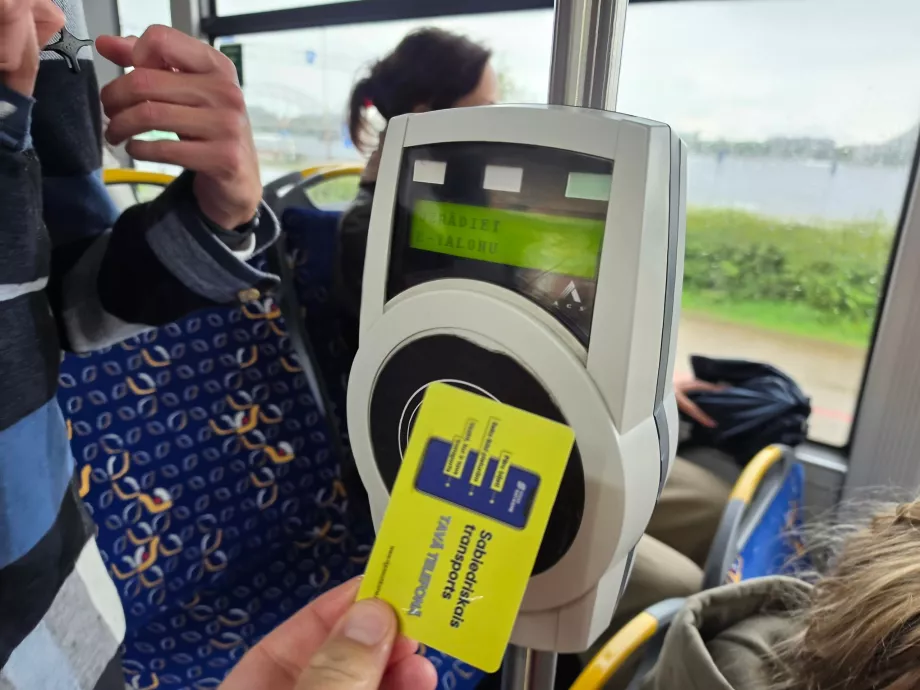 Utilizar o seu bilhete no autocarro