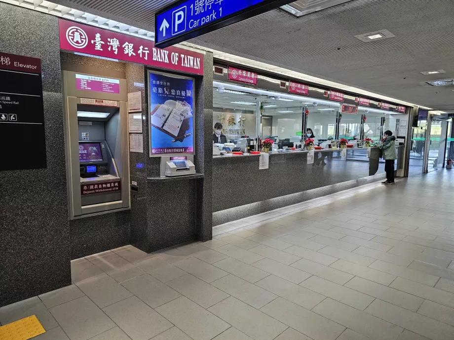 Caixas automáticos e casas de câmbio, Aeroporto TPE
