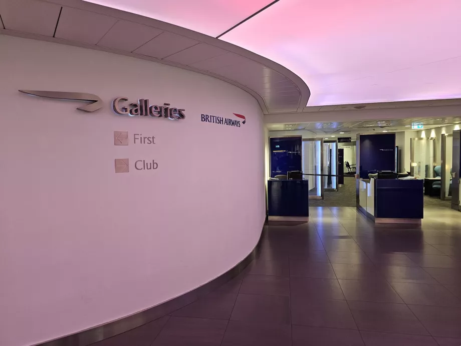 Receção e sala de estar do átrio