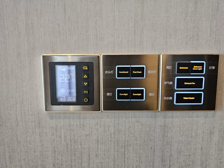 Controlo do ar condicionado e da iluminação