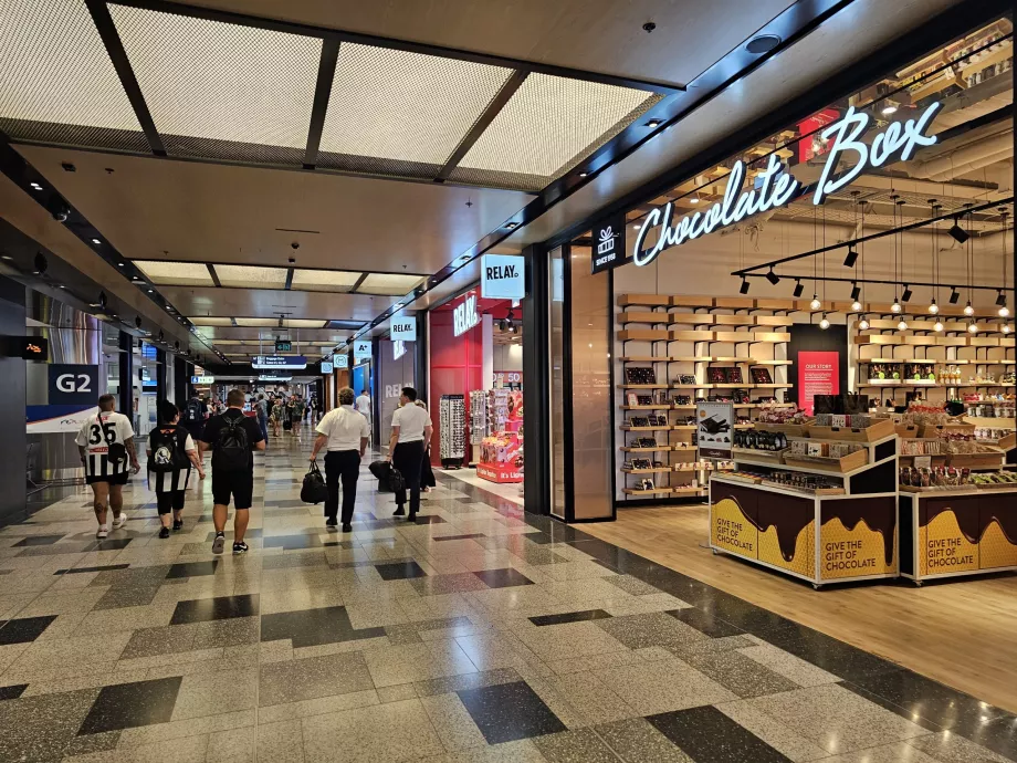 Lojas na zona de trânsito, Terminal 2