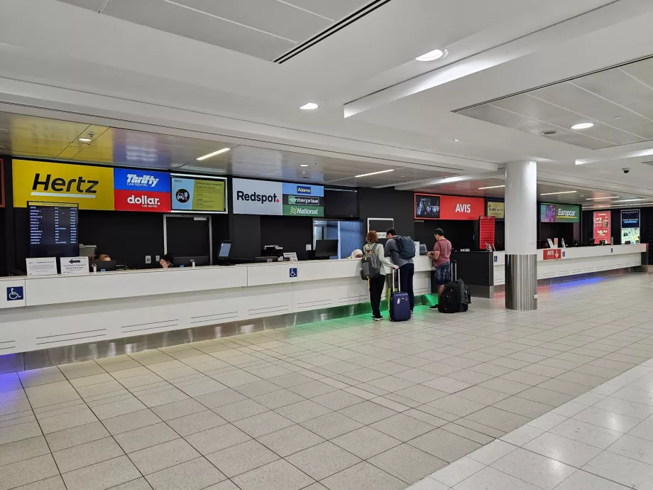 Balcões de aluguer de automóveis, Terminal 2