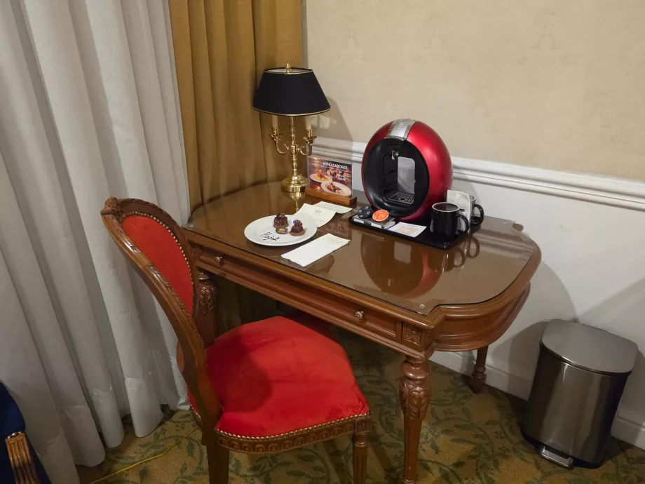 Máquina de café no quarto