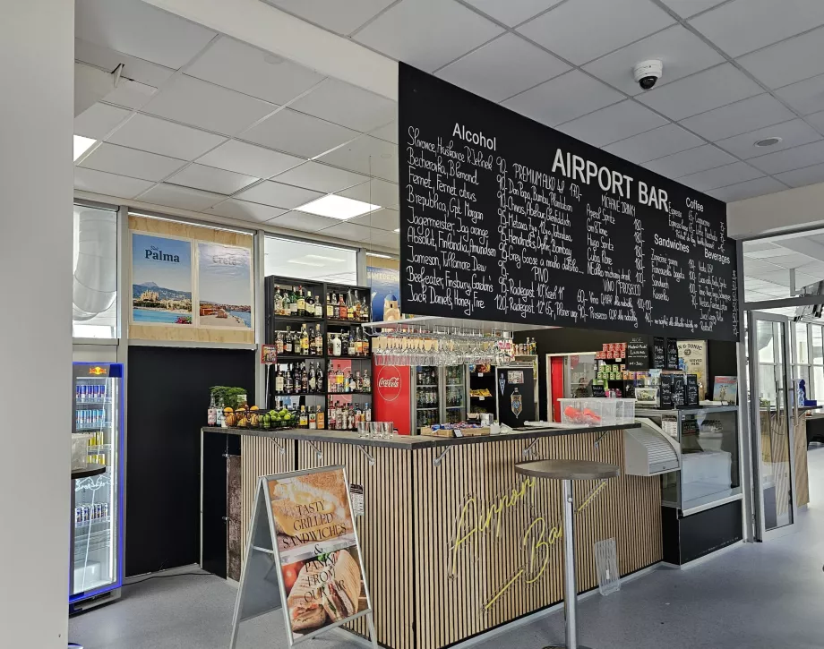 Bar do aeroporto após o controlo de segurança
