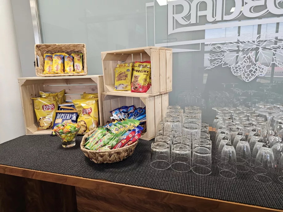 Doces, batatas fritas e snacks salgados