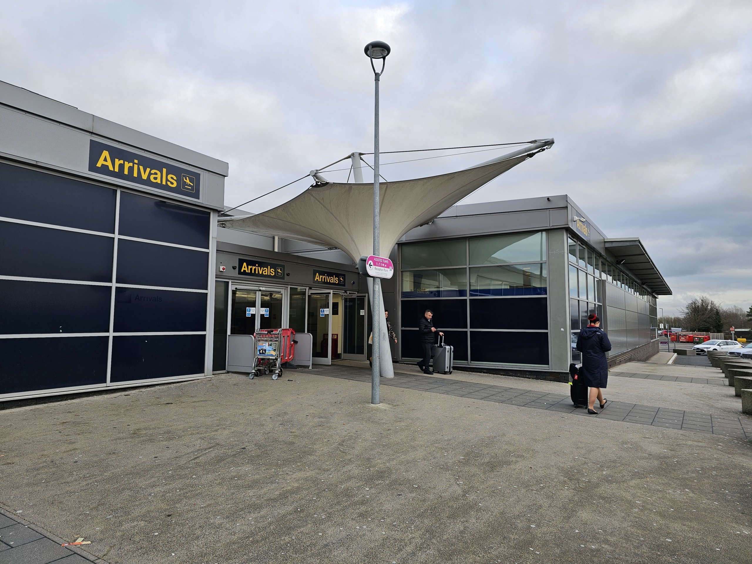 Liga es E Terminais No Aeroporto De Midlands Este EMA Liga es E Terminais No Aeroporto De Midlands Este EMA