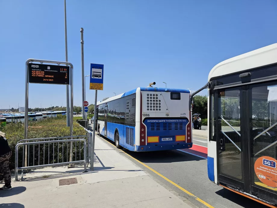 Paragem de autocarro de transportes públicos