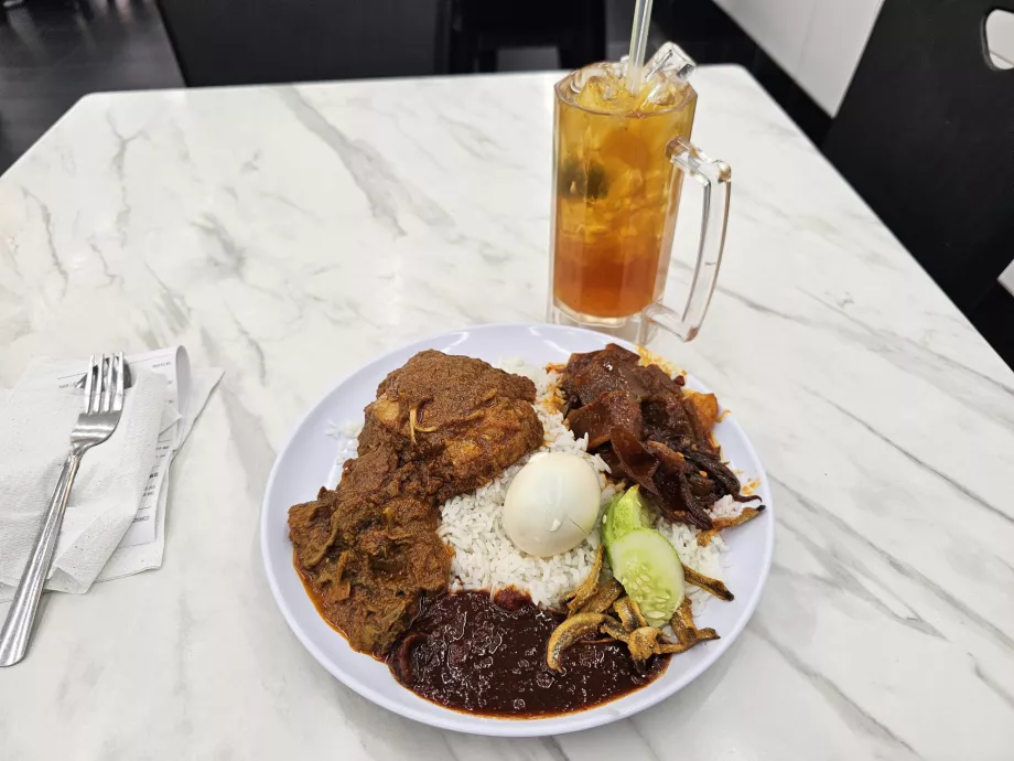 A minha refeição no Kampung Bar