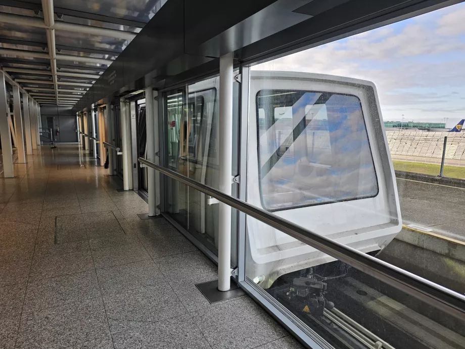 Comboio automático, Aeroporto de Stansted