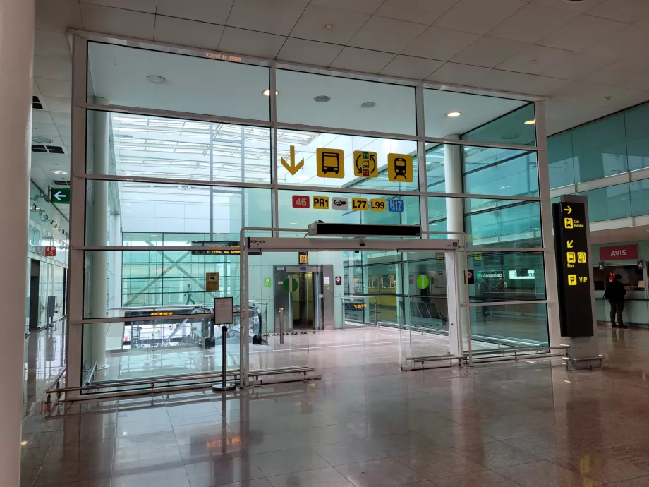 Direcções para os autocarros a partir do Terminal 1