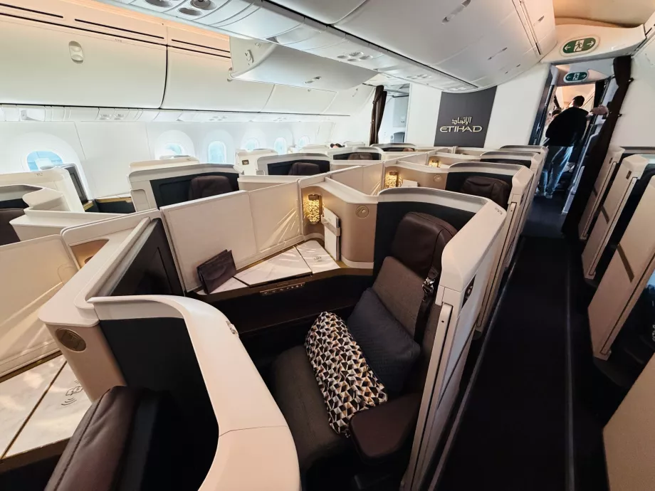A mais recente cabina de classe executiva B789 da Etihad