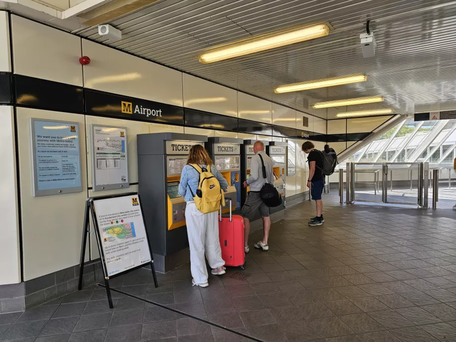 Máquinas de venda automática de bilhetes nas estações de metro
