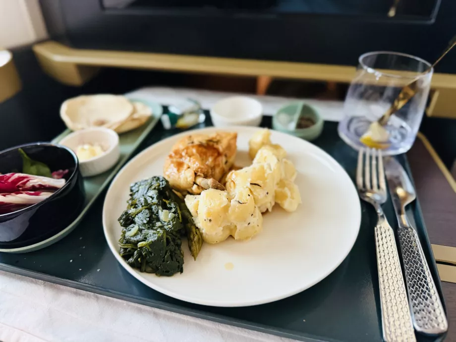 Supremo de frango com gnocchi e espinafres