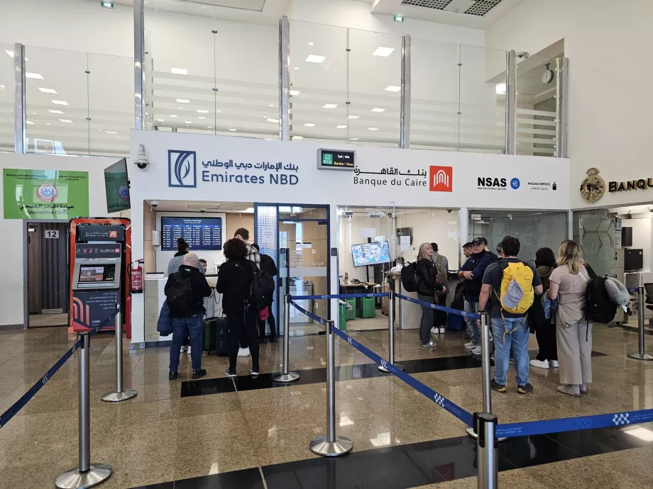 Balcões bancários para comprar um visto