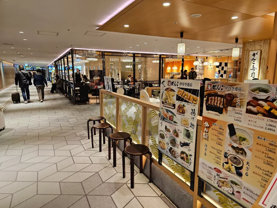 Restaurante no espaço público